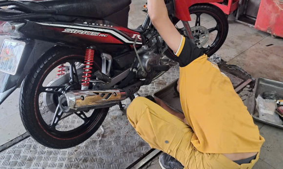 Dọn Máy Xe Tay Ga