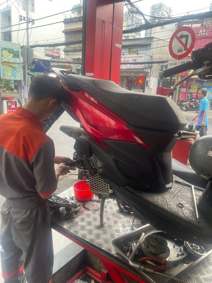 Vì Sao Nên Bảo Dưỡng Xe Máy Định Kỳ Tại Hệ Thống Sửa Xe Thông Minh?