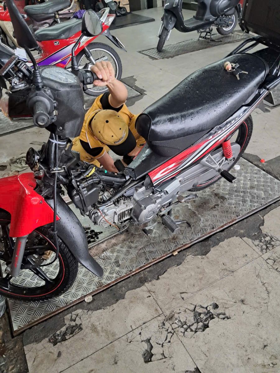 Dọn Máy Xe Máy
